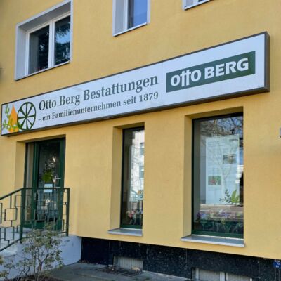 Außenansicht Otto Berg Bestattungen in Berlin-Lankwitz